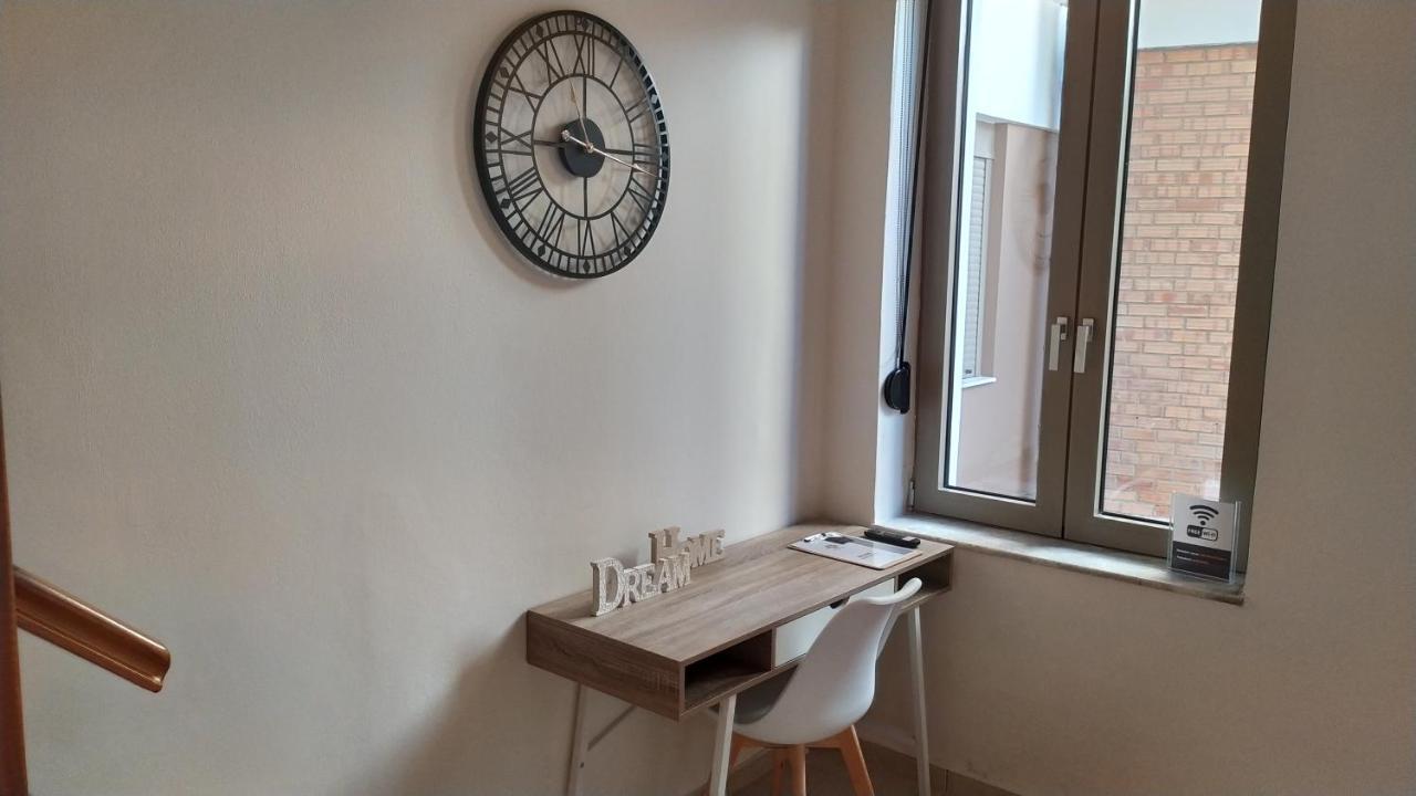 Uni Island - City Center Suites Heraklion  ภายนอก รูปภาพ